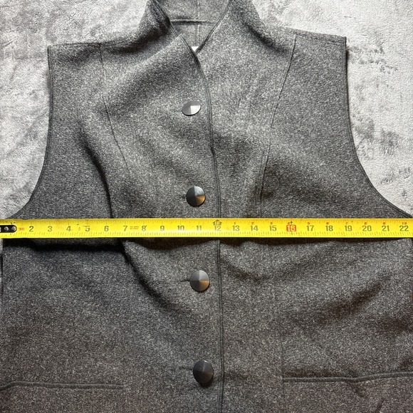 Janska Women's Fleece Vest – Charcoal Gray Button Front, Size XL, Made in USA - Picture 6 of 7
